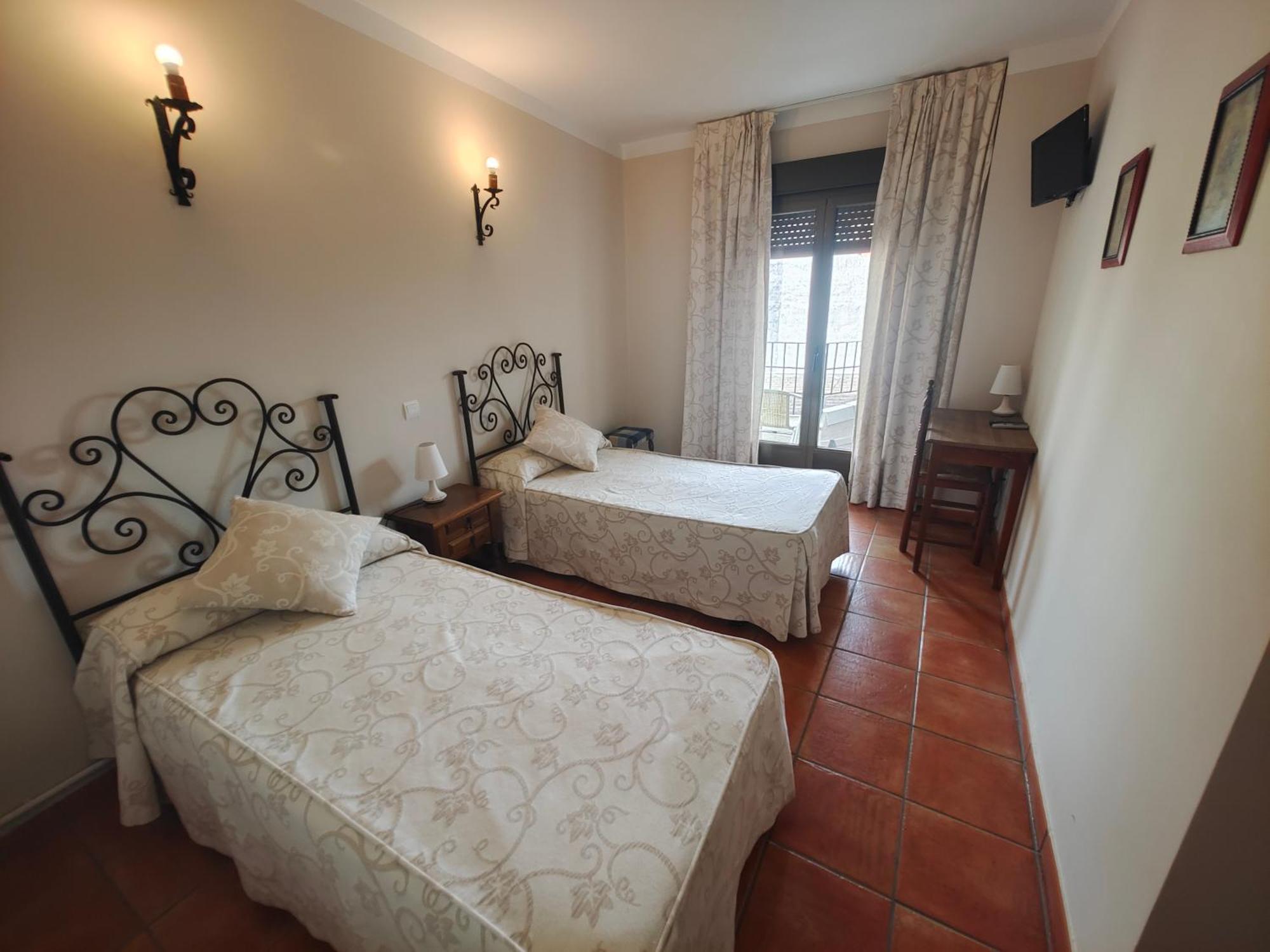 La De Bayuela Guest house Castillo de Bayuela