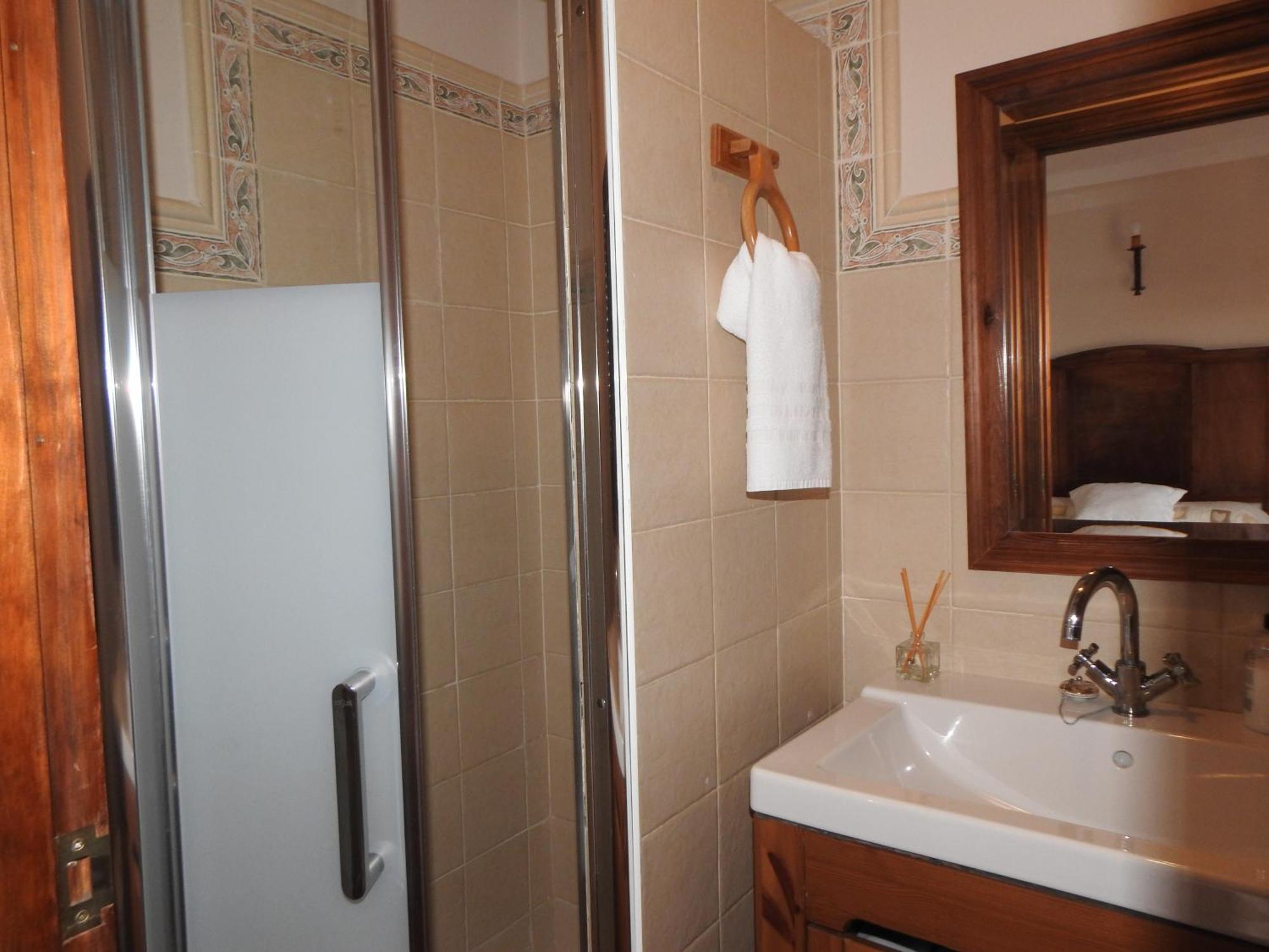 Guest house La De Bayuela 3*
